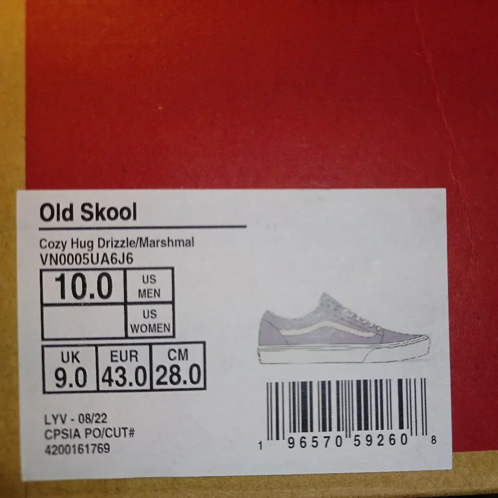 Vans Men 10 Old Skool Cozy Hug Sherpa -- Suede-- Drizzle/Marshmallow VN0005UA6J6